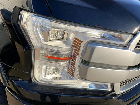 Used 2018 Ford F150 Platinum w/ Equipment Group 701A Luxury image 27