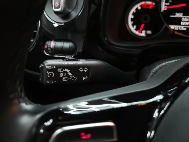 Used 2019 Volkswagen Beetle 2.0T S FWD image 19