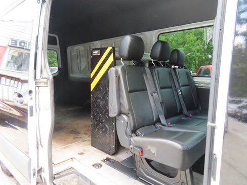 Used 2021 Mercedes-Benz Sprinter 2500 image 14