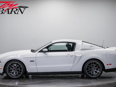 Used 2012 Ford Mustang GT Premium image 2