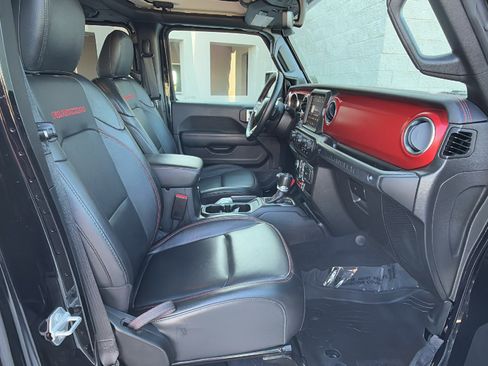 Certified 2022 Jeep Wrangler Unlimited Rubicon w/ Cold Weather Group image 30