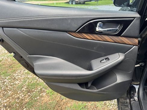 Used 2016 Nissan Maxima Platinum w/ Interior Lighting Package FWD image 14