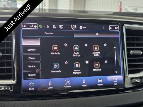 Used 2024 Chrysler Pacifica Touring-L FWD image 19