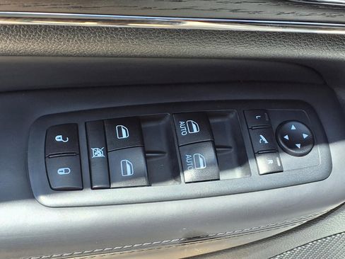 Used 2020 Jeep Grand Cherokee High Altitude RWD image 16