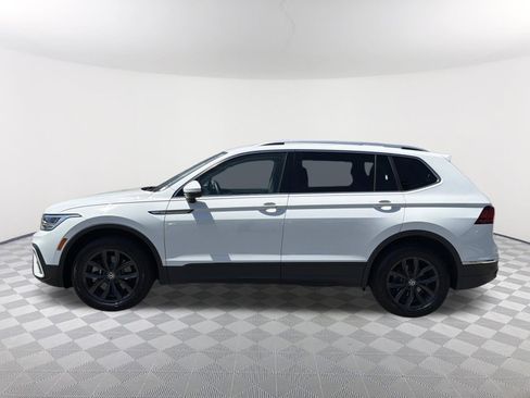Used 2024 Volkswagen Tiguan SE FWD image 17