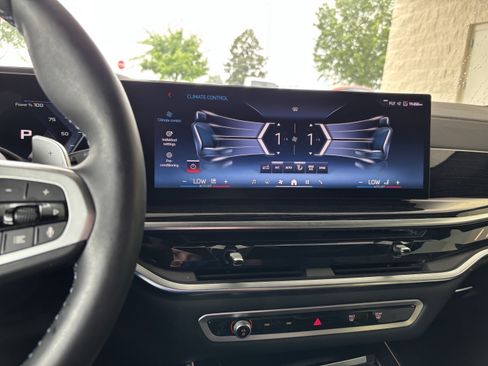 Used 2026 BMW X7 M60i w/ Climate Comfort Package AWD/4WD image 30