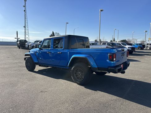 New 2026 Jeep Gladiator Sport image 3