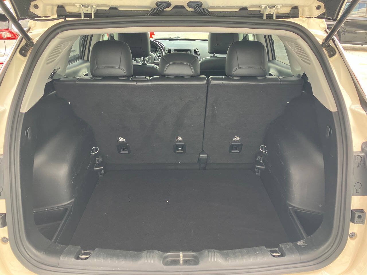 Used 2018 Jeep Compass Latitude w/ Popular Equipment Group AWD/4WD image 11