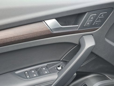 Used 2023 Audi Q5 2.0T Prestige w/ Prestige Package image 42