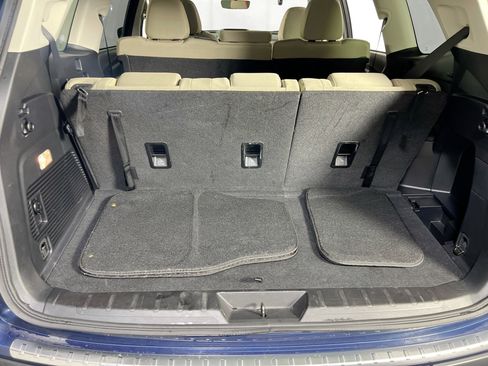 Used 2022 Subaru Ascent Premium w/ Convenience Package image 25