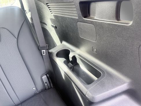 Used 2022 Kia Sorento S image 36