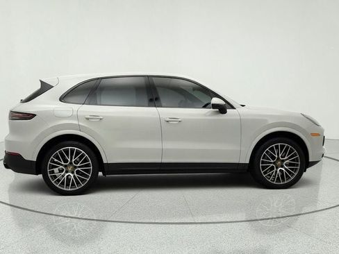 Used 2022 Porsche Cayenne AWD/4WD image 4