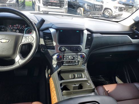 Used 2020 Chevrolet Tahoe Premier w/ Premier Plus Edition RWD image 13