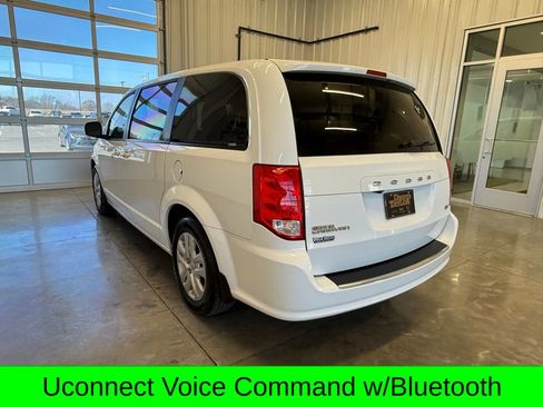 Used 2018 Dodge Grand Caravan SE w/ UConnect Hands-Free Group image 9