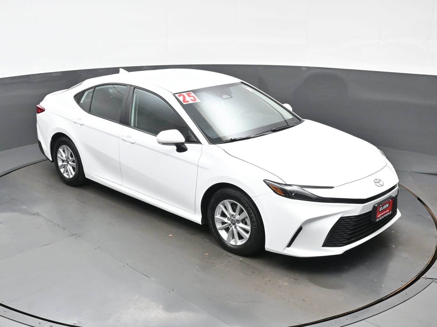 Used 2025 Toyota Camry LE FWD image 34