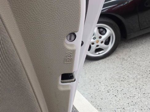 Used 2018 Ford Fusion SE FWD image 28
