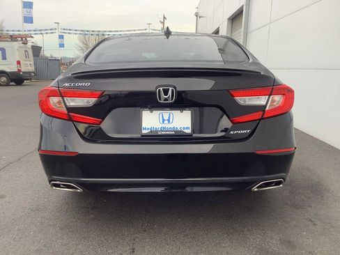 Used 2018 Honda Accord Sport image 5