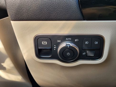 Certified 2022 Mercedes-Benz GLA 250 image 24