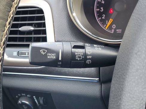 Used 2017 Jeep Grand Cherokee Limited AWD/4WD image 22