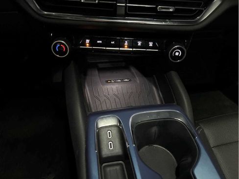 Used 2025 Chevrolet Equinox EV LT w/ Convenience Package image 14