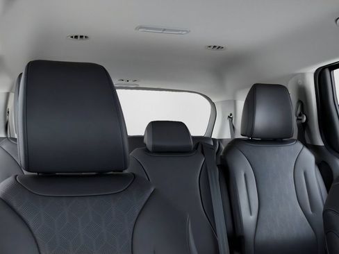 New 2026 Kia Carnival FWD image 27