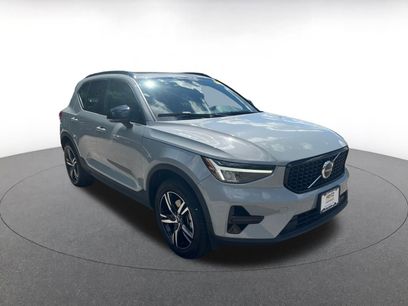 Used 2024 Volvo XC40 B5 Core