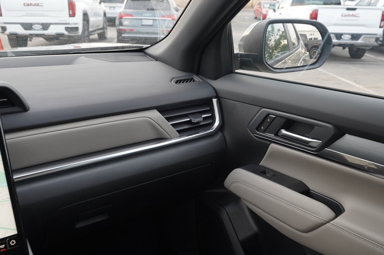 New 2027 GMC Terrain Elevation w/ Elevation Premium Package AWD/4WD image 8