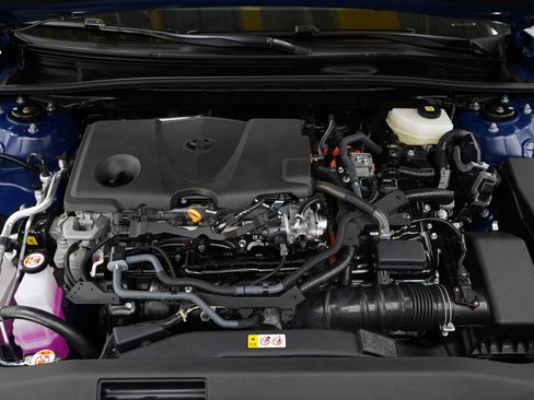 Used 2026 Toyota Camry XLE w/ Premium Plus Package FWD image 28