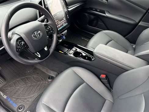 Used 2020 Toyota Prius Prime XLE image 12