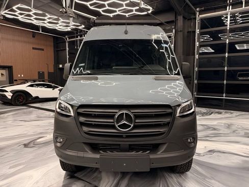 Used 2022 Mercedes-Benz Sprinter 2500 image 10