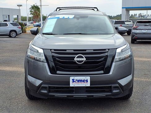 Used 2022 Nissan Pathfinder SV w/ SV Black Package image 2