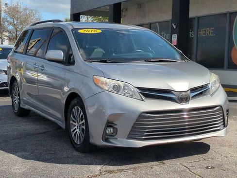 Used 2018 Toyota Sienna XLE w/ XLE Navigation Package image 3