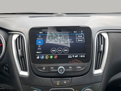 Used 2025 Chevrolet Malibu LT image 38