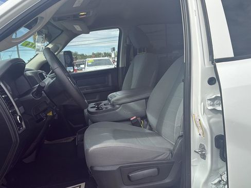 Used 2018 RAM 2500 Tradesman w/ Chrome Appearance Group AWD/4WD image 10