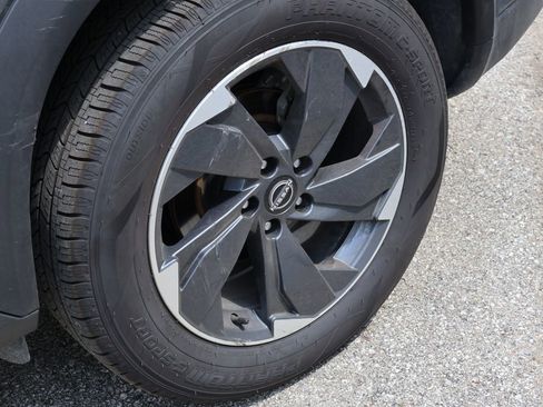 Used 2025 Nissan Rogue SV image 39