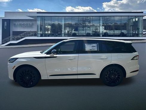 New 2026 Lincoln Aviator Reserve w/ Jet Appearance Package AWD/4WD image 4