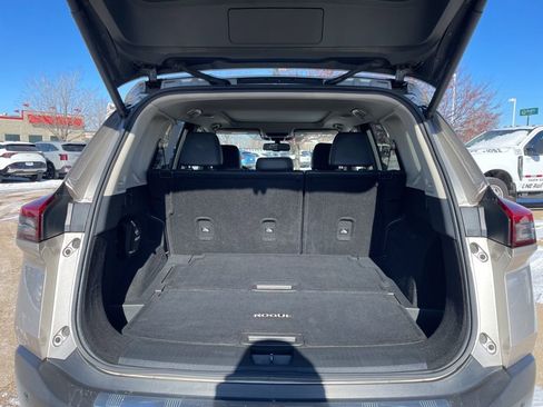 Used 2021 Nissan Rogue SL w/ Premium Package image 13