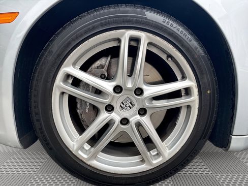 Used 2016 Porsche Panamera 4 AWD/4WD image 19