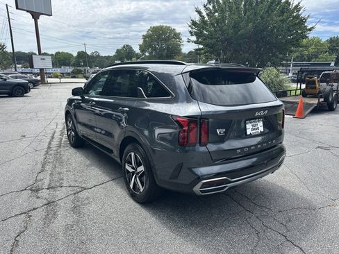 Certified 2022 Kia Sorento S w/ Panoramic Sunroof Package FWD image 8