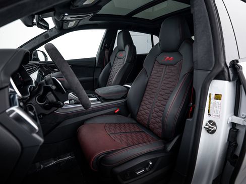 New 2026 Audi RS Q8 performance image 18