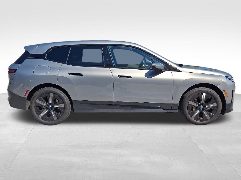 Used 2023 BMW iX xDrive50 AWD/4WD image 7