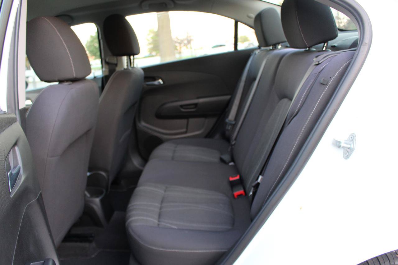 Used 2018 Chevrolet Sonic LT FWD image 30