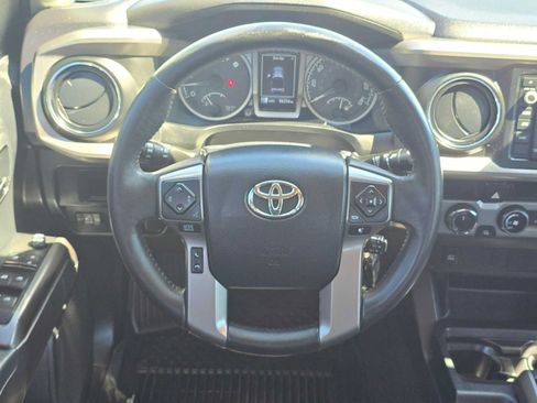 Certified 2017 Toyota Tacoma SR5 w/ Tow Package AWD/4WD image 19