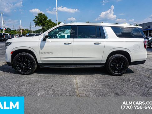 Used 2022 Chevrolet Suburban LT w/ LT Signature Package AWD/4WD image 9