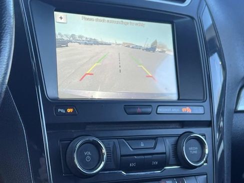 Used 2017 Ford Explorer XLT w/ Equipment Group 202A image 23