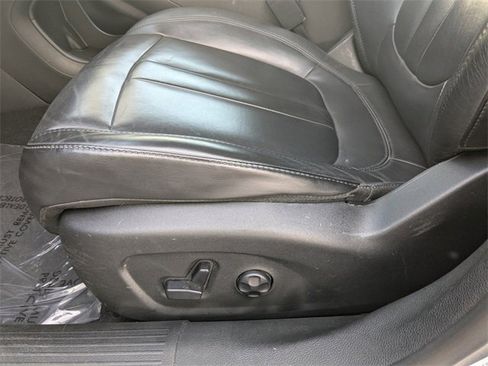 Used 2015 Chrysler 200 C w/ Navigation & Sound Group I image 18