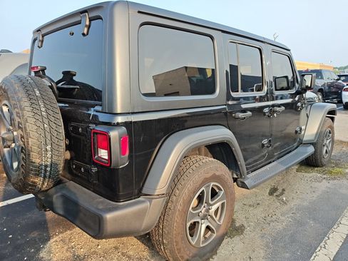 Used 2018 Jeep Wrangler Unlimited Sport S AWD/4WD image 7
