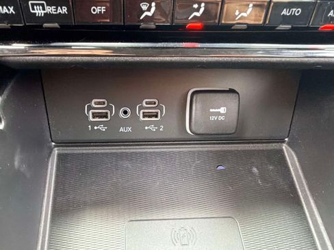 Used 2023 Jeep Grand Cherokee Laredo w/ Luxury Tech Group I AWD/4WD image 21