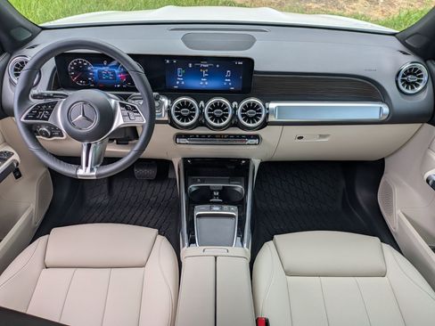 New 2025 Mercedes-Benz GLB 250 image 30