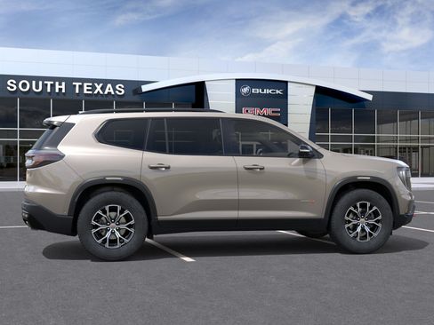 New 2026 GMC Acadia AT4 w/ Luxury Package AWD/4WD image 5